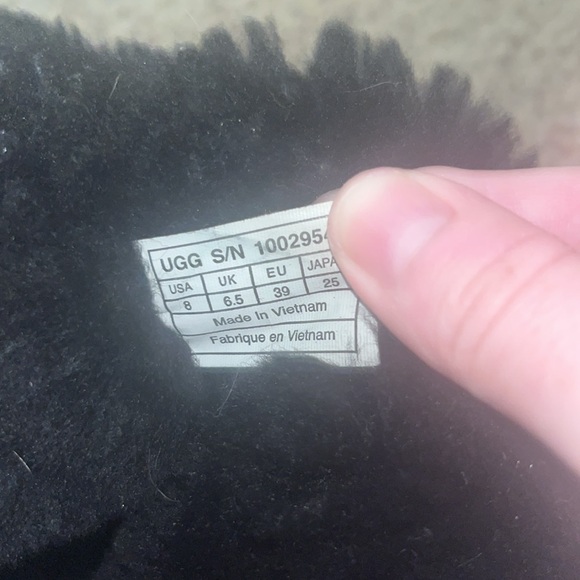 UGG Bailey Bow Boots - Picture 4 of 4